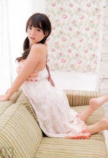 Ai Shinozaki feet photo thumbnail