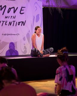 Adriene Mishler feet photo thumbnail