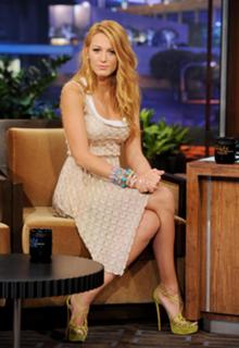 Blake Lively feet photo thumbnail