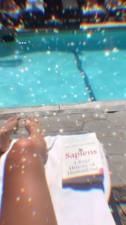Emily Osment feet photo thumbnail