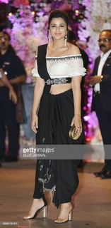 Parineeti Chopra feet photo thumbnail