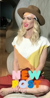 Nicole Neumann feet photo thumbnail