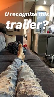 Gwen Stefani feet photo thumbnail
