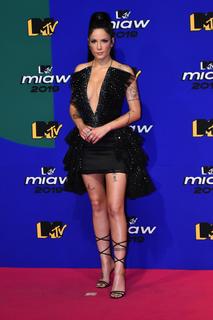 Halsey feet photo thumbnail