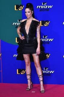 Halsey feet photo thumbnail