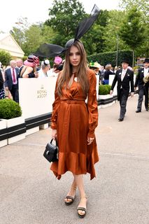 Xenia Tchoumitcheva feet photo thumbnail