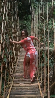 Anitta feet photo thumbnail