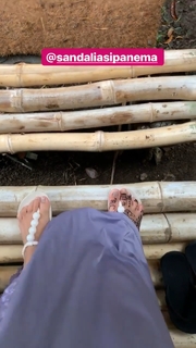 Anitta feet photo thumbnail