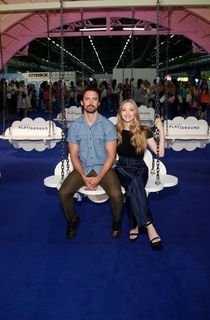 Amanda Seyfried feet photo thumbnail