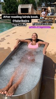 Lais Ribeiro feet photo thumbnail