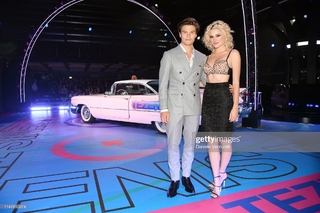 Pixie Lott feet photo thumbnail