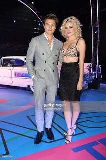 Pixie Lott feet photo thumbnail