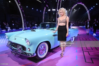 Pixie Lott feet photo thumbnail