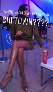 Olivia Culpo feet photo thumbnail