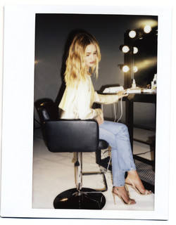Rosie Huntington-Whiteley feet photo thumbnail