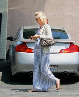 January Jones feet photo thumbnail