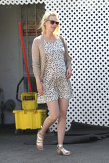 January Jones feet photo thumbnail
