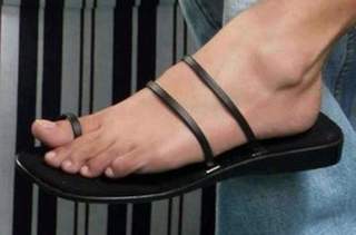 Ileana D'Cruz feet photo thumbnail