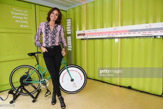 Melanie Sykes feet photo thumbnail