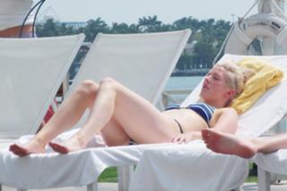 Ellie Goulding feet photo thumbnail