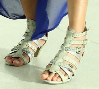 Ileana D'Cruz feet photo thumbnail