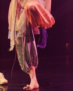 Aurora Aksnes feet photo thumbnail