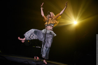 Aurora Aksnes feet photo thumbnail