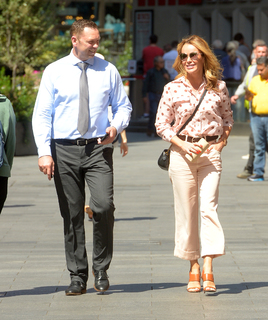 Amanda Holden feet photo thumbnail
