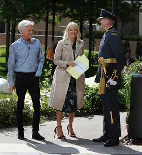 Holly Willoughby feet photo thumbnail