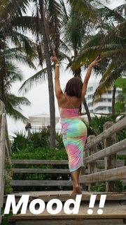 Rocsi Diaz feet photo thumbnail