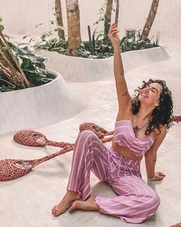 Kéfera Buchmann feet photo thumbnail