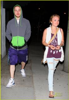 Emily Osment feet photo thumbnail