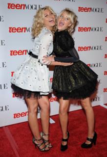 Aly Michalka feet photo thumbnail