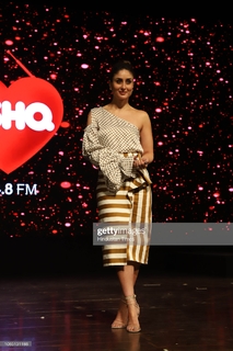 Kareena Kapoor feet photo thumbnail
