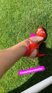 Xenia Tchoumitcheva feet photo thumbnail