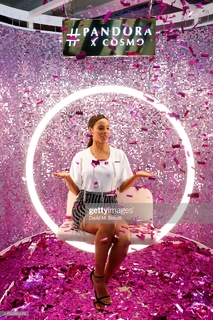 Rochelle Humes feet photo thumbnail
