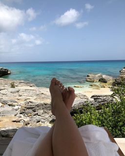 Britney Spears feet photo thumbnail