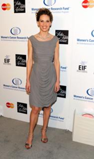 Hilary Swank feet photo thumbnail
