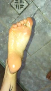 Alaine Crissiê feet photo thumbnail