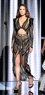 Kate Beckinsale feet photo thumbnail
