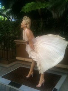 Virginia Madsen feet photo thumbnail