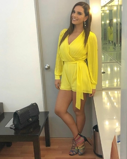 Tania Rincón feet photo thumbnail
