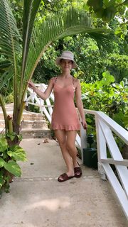 Amanda Cerny feet photo thumbnail