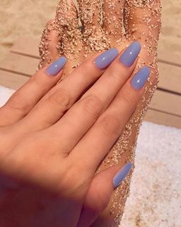 Selena Gomez feet photo thumbnail