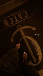 Jilly Anais feet photo thumbnail