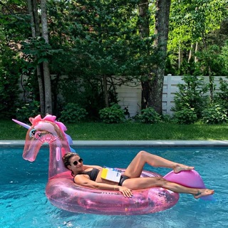 Lea Michele feet photo thumbnail