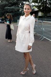 Nicole Richie feet photo thumbnail