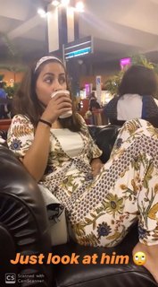 Hina Khan feet photo thumbnail