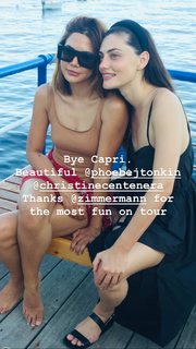 Phoebe Tonkin feet photo thumbnail