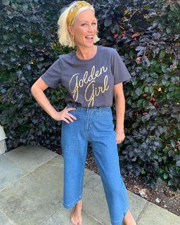 Denise Van Outen feet photo thumbnail